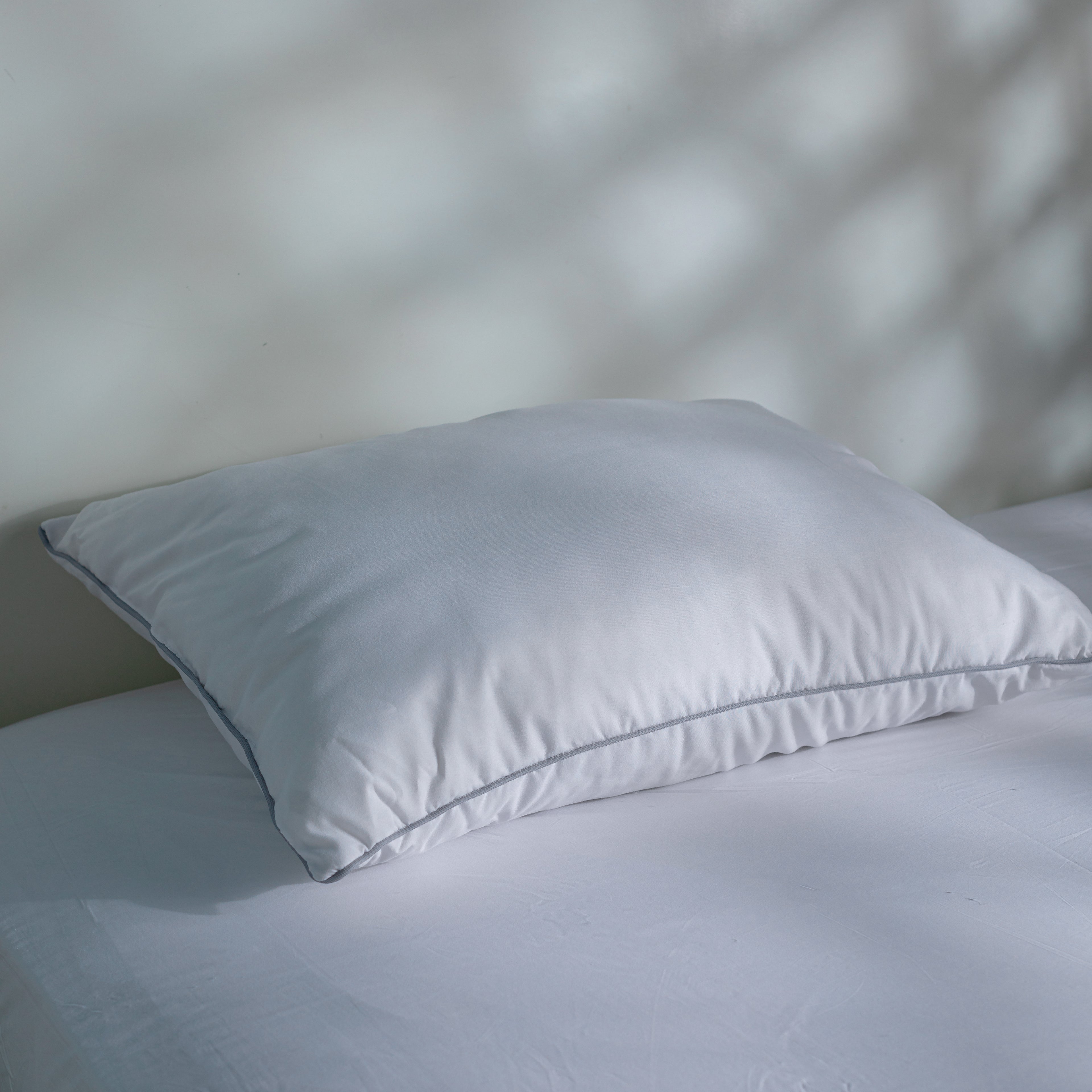 Premium Microfiber Hotel Pillow